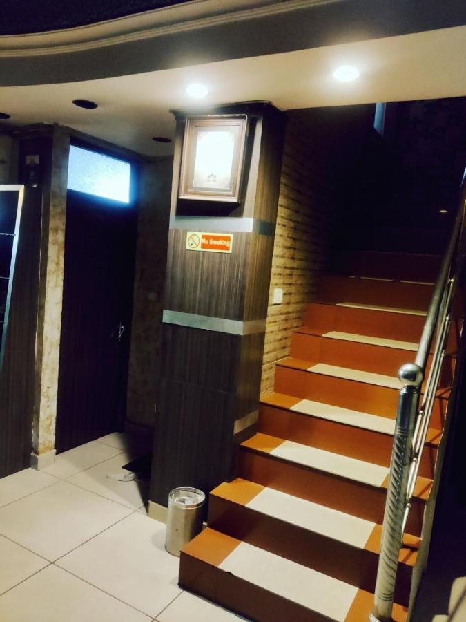 Hotel Novelty Джамму Экстерьер фото